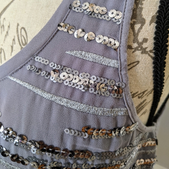 Express Sequin Tank - Picture 5 of 7